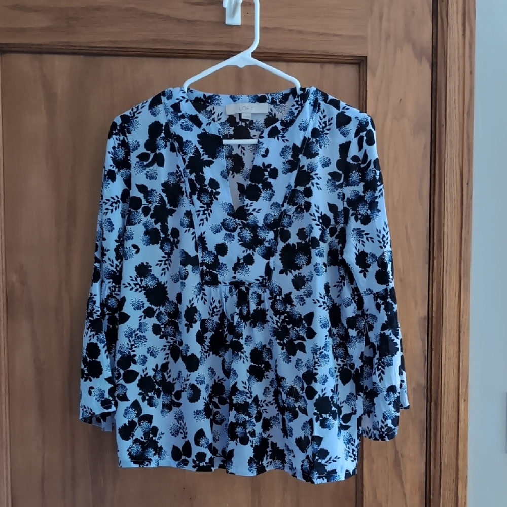 LOFT Blue and Black Floral Print 3/4 Sleeve Blouse